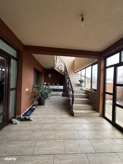 Casă cu 4 camere în Central
