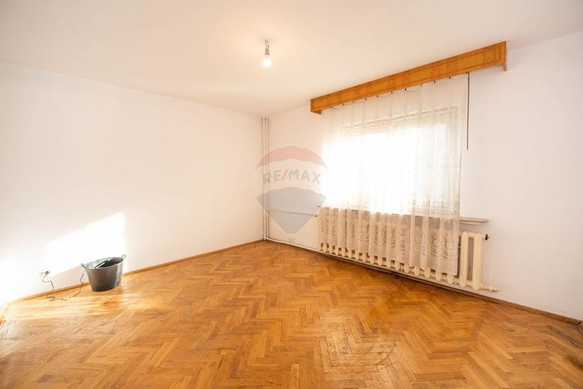 Casa Vila cu 7 camere de vanzare 250 mpu, 200 mp teren,  Buzau - 24
