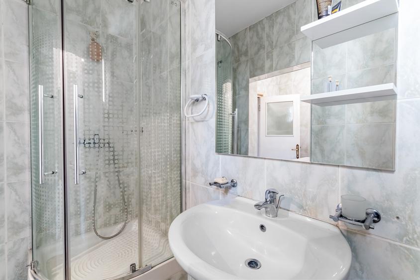 Vilă tip bloc 12 camere, 2 garaje 2 boxe  zona Tomis 1  Flămânda - 23