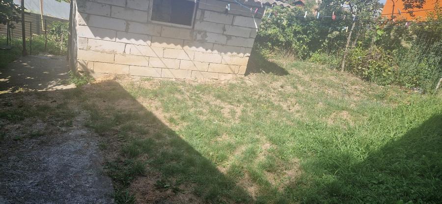 Vand casa cu suprafata utila 120 mp 3 camere bucatarie ,baie  necesita renovare - 2