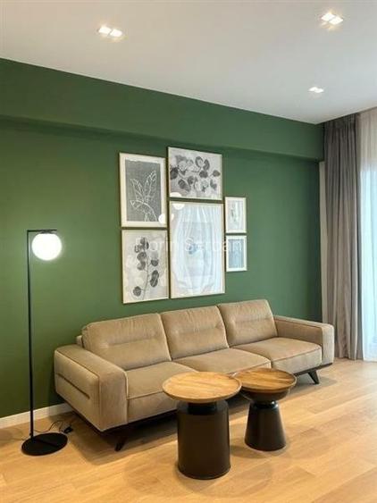 Apartament cu 3 camere semidecomandat în Barbu Văcărescu