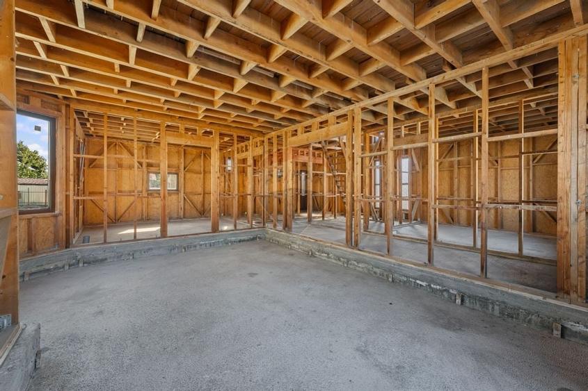 Casa  cu 5 camere Sagu - 6