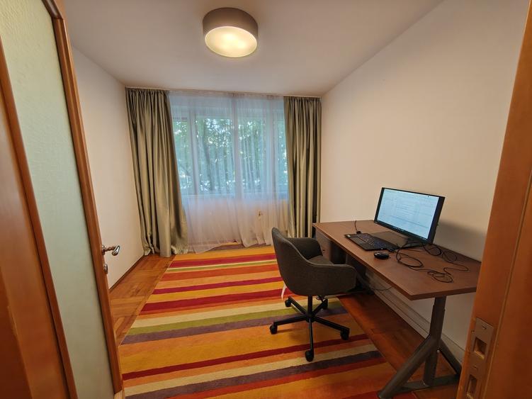 Apartament cu 3 camere semidecomandat, mobilat în Muncii