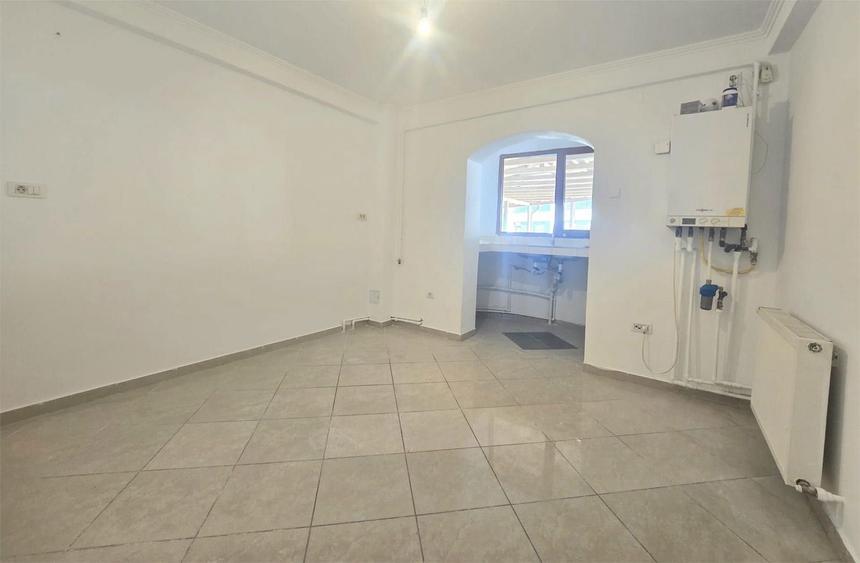 Spatiu comercial de inchiriat, etaj 1 zona Cug - 7