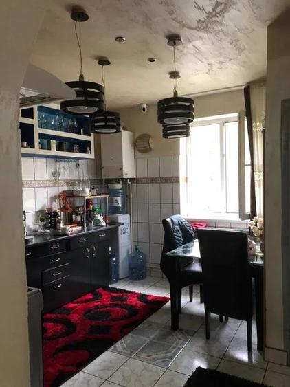 De vanzare apartament 3 camere conf. 1 decomandat pe str,Cugir la et 1 sup. 80mp - 3