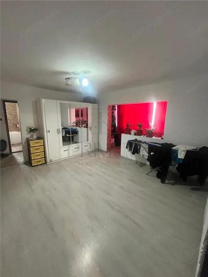 UMT - MUZEUL SATULUI - 3 CAM - ETJ.3 - 2 BAI - 2 BALCOANE - IZOLAT - SPATIOS - 1