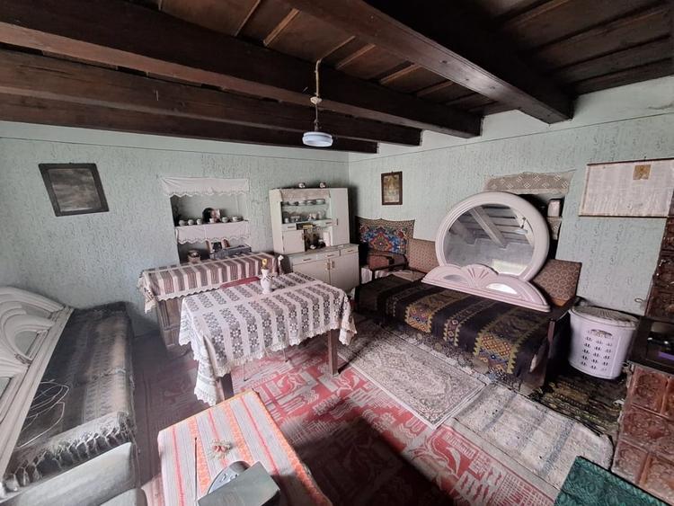 Casă de vânzare în Vinerea (Cugir) – ideală pentru renovare - 5