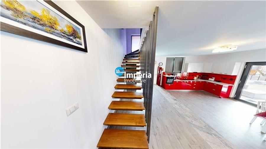 Pensiune de vanzare in zona Sucevita, langa Manastire - 7