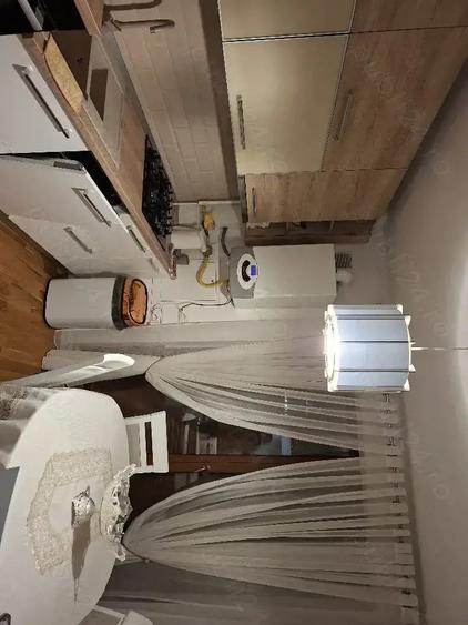 Inchiriez apartament zona Coresi - 4