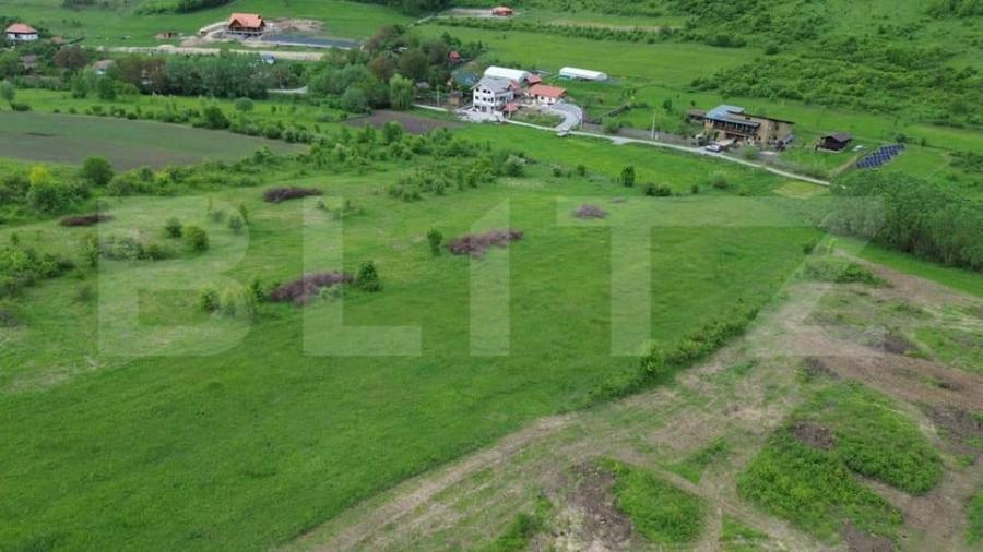 Teren intravilan de vanzare in Bozeni 1.500 m2 | Idea - 1