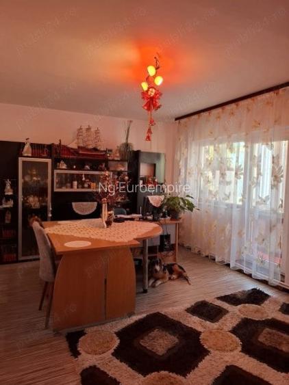 Apartament 3 camere decomandate zona Poarta 6 Apartament 3 camere decomandate zona Poarta 6