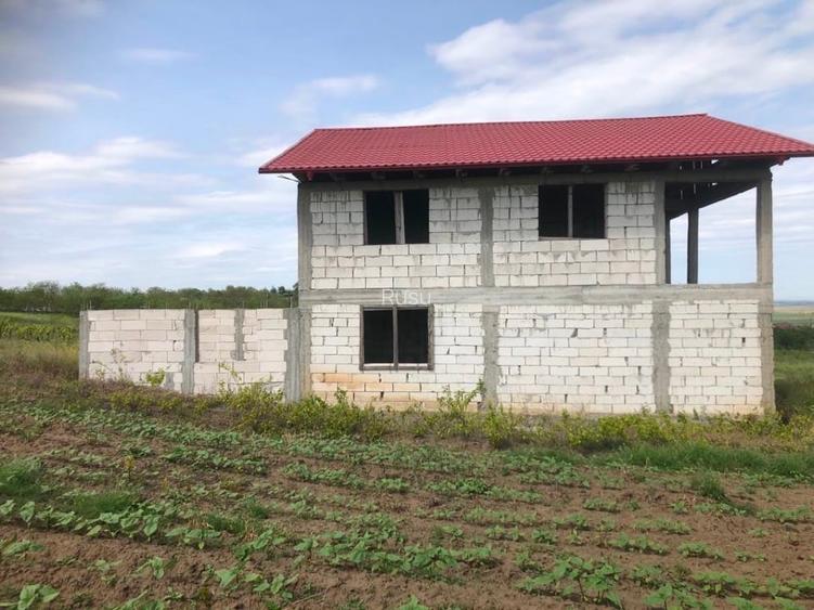 Casa de vanzare la rosu | 1500mp teren - Garvan, comuna Jijila, Tulcea Casa de vanzare la rosu | 1500mp teren - Garvan, comuna Jijila, Tulcea