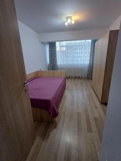 Inchiriez 1400 Ron - Vand 49.000 Eur garsoniera decomandata 30 m. - 1