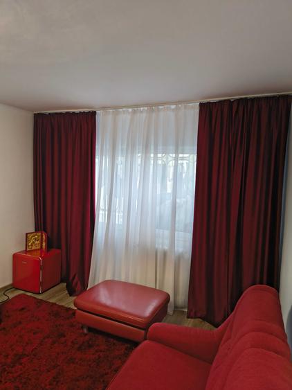 Vand sau schimb apartament 4camere - 1