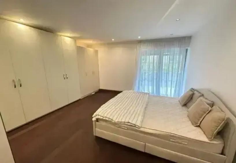 Apartament cu 3 camere, mobilat în Domenii