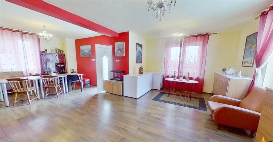 Acasa in Rasnov:Casa cu 5 camere,curte mare si liniste depli - 13