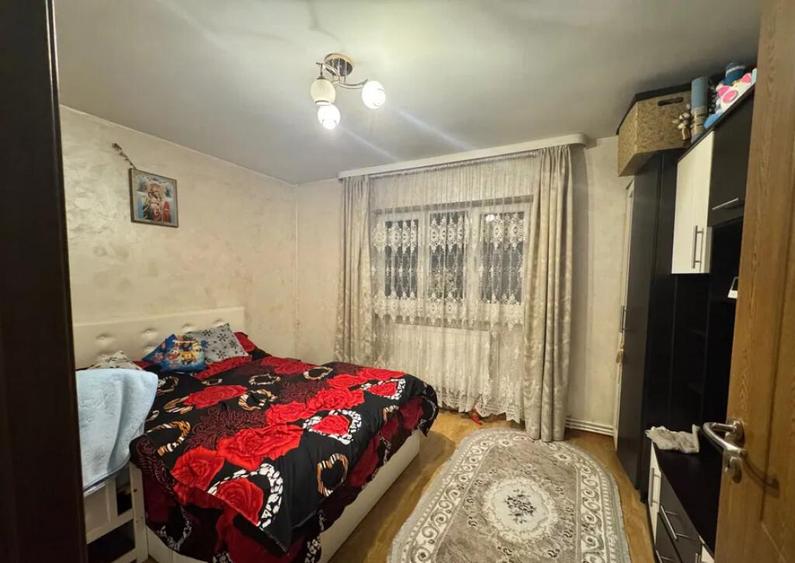 Apartament Cu 3 Camere Semidecomandate Etajul 1 - Zona George Enescu - 1