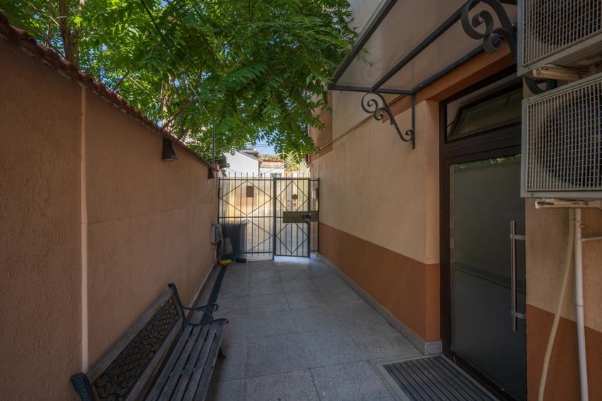 Sector 1 Primaria - Apartament - loc de parcare suprateran - acces dublu - 9