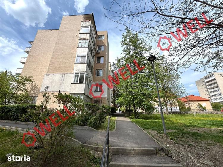 Apartament cu 3 camere decomandat în Sud
