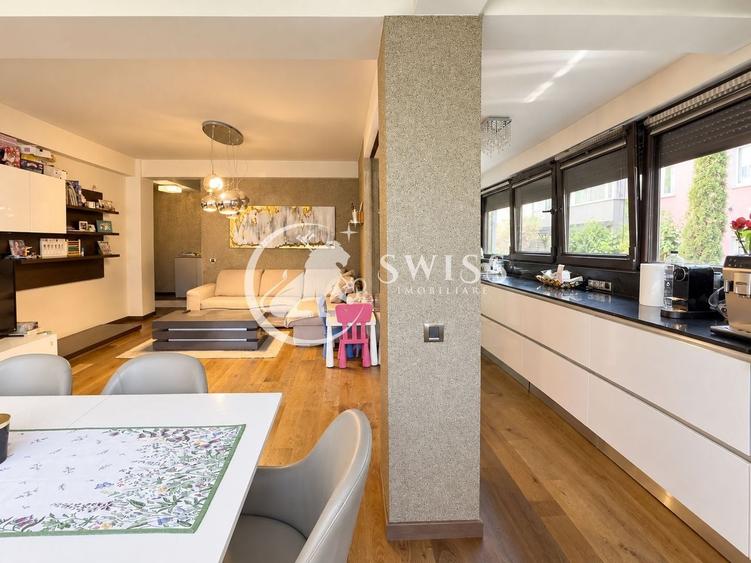 Apartament cu 3 camere semidecomandat, mobilat în Bună Ziua