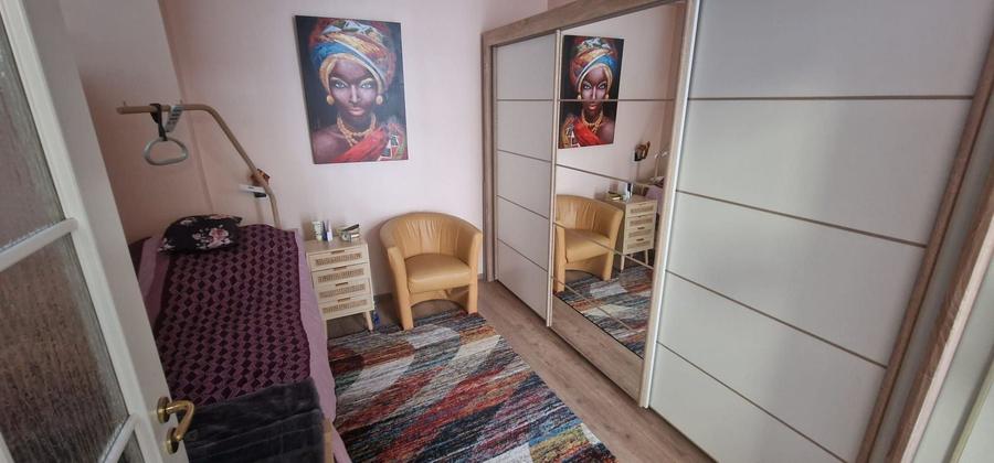 Casă individuală cu 5 camere cu Canalizare în Central