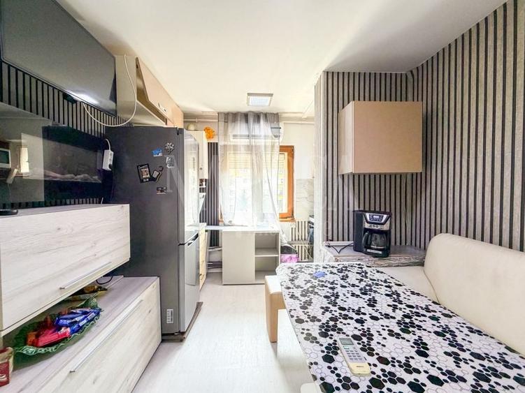 Apartament cu 3 camere decomandat în Între Lacuri