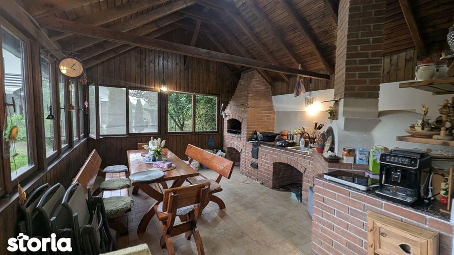 Casă cu 5 camere cu Teren 1500 Mp în Central