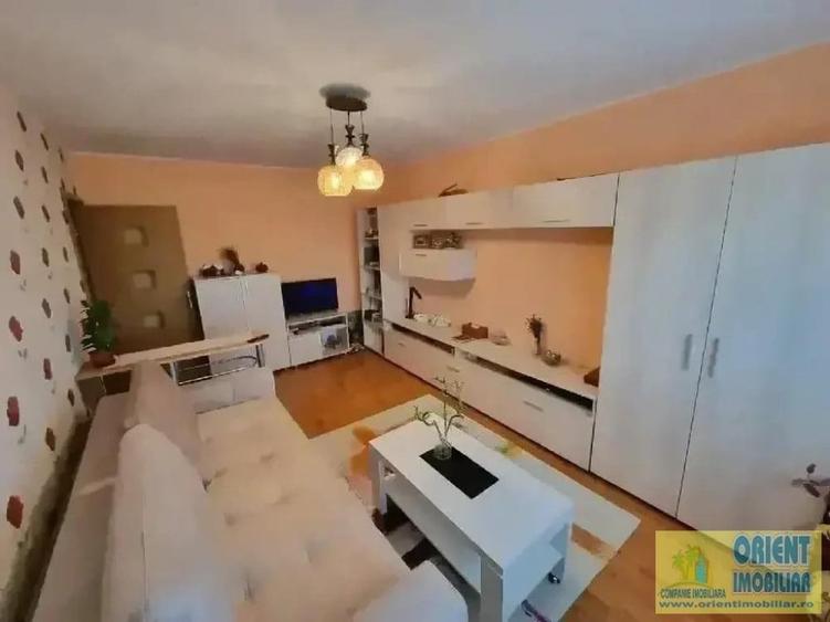 Apartament cu 2 camere decomandat în Km 4