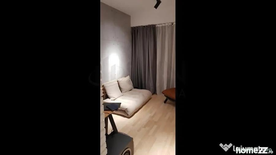 Apartament cu 4 camere decomandat în Calea Călărașilor