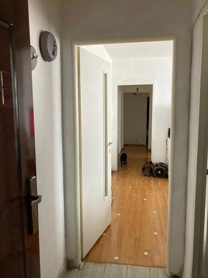 Apartament cu 4 camere semidecomandat în Drumul Taberei
