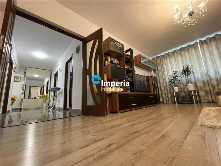 Apartament cu 3 camere decomandat, mobilat în Rediu