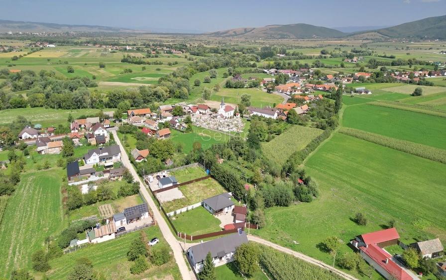 Teren Construcții intravilan de 1000 mp, în Băcel