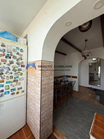 Apartament cu 3 camere semidecomandat în Central