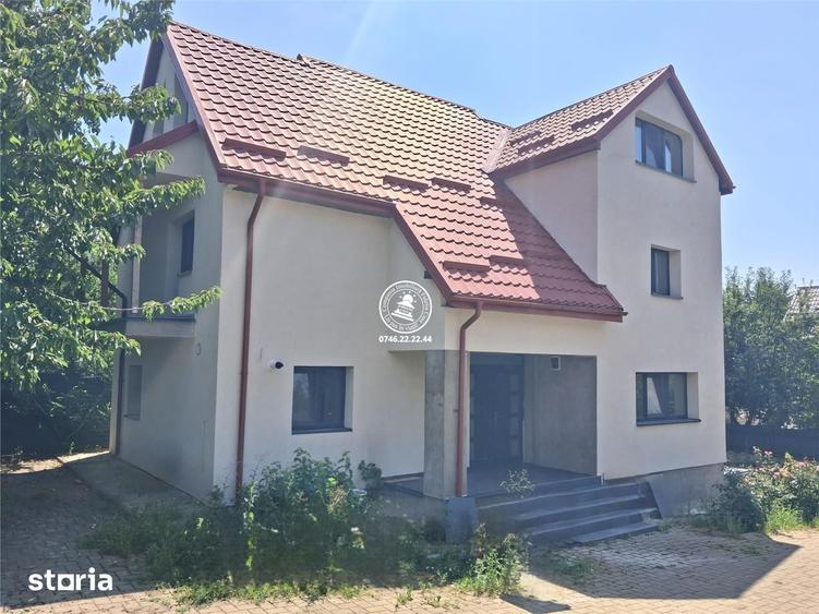 Casă cu 6 camere cu Teren 500 Mp în Păcurari