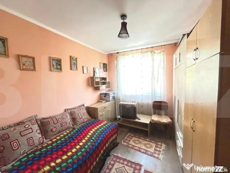Apartament cu 4 camere semidecomandat în Central