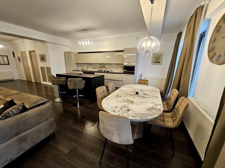 Apartament cu 4 camere, mobilat în Herăstrău