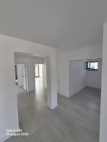 Casă cu 3 camere în Suseni