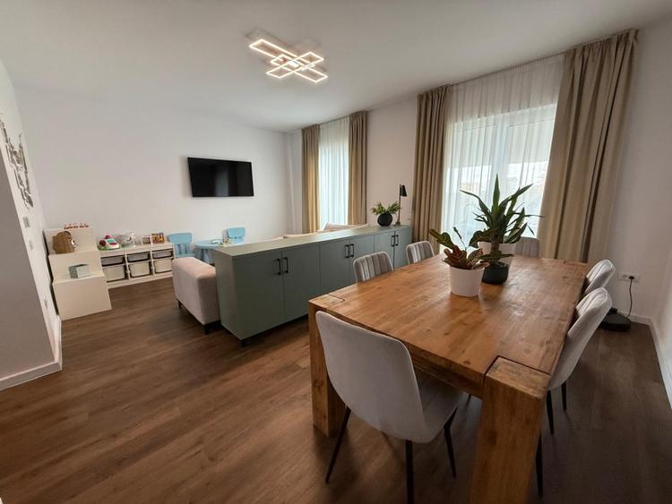 Duplex cu 4 camere cu Canalizare în Giroc