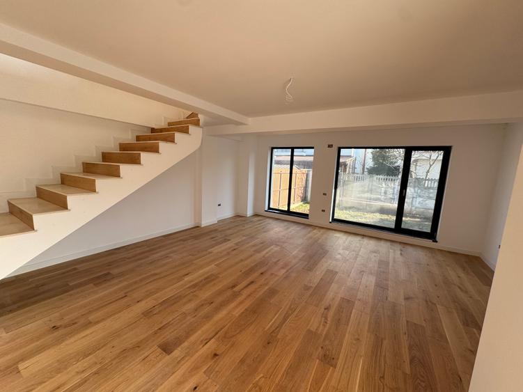 Duplex cu 5 camere cu Canalizare în Bucureștii Noi