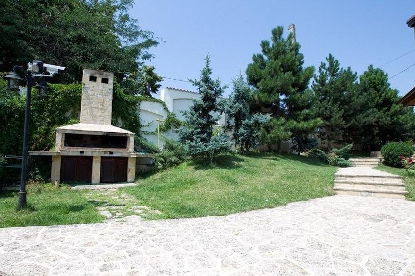 Casă individuală cu 8 camere cu Piscina în Snagov