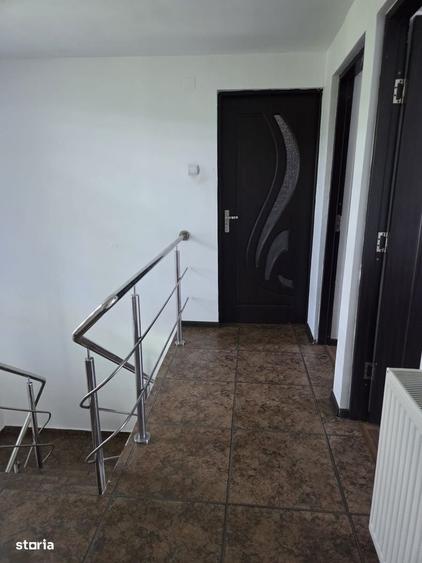 Casă cu 4 camere în Țițești