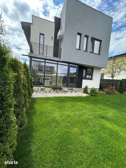 Casă cu 4 camere cu Teren 325 Mp în Podu Roș