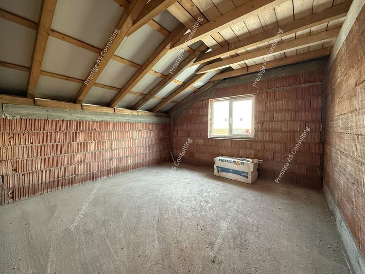 Duplex cu 4 camere cu Canalizare în Sânandrei