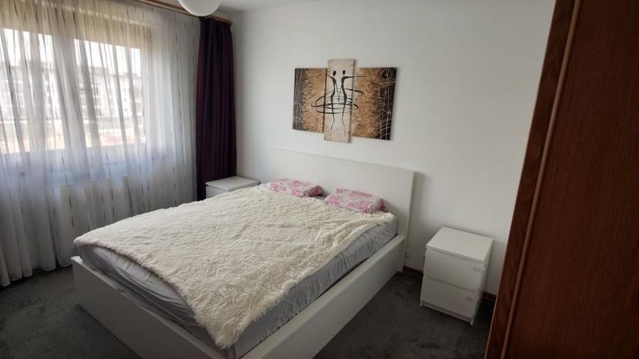 Apartament cu 2 camere decomandat în Tractorul
