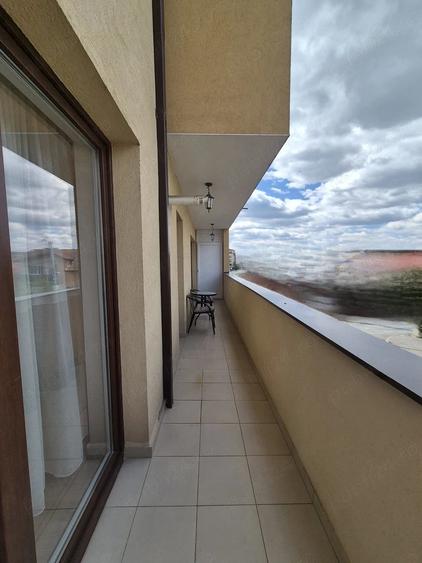 Apartament cu 3 camere decomandat în Florești