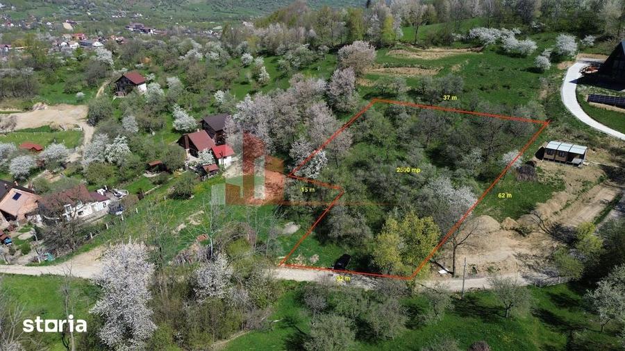 Teren de 2500 mp, în Bran