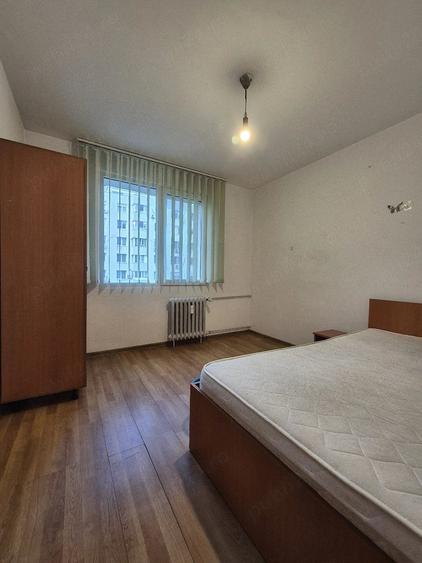 Apartament cu 3 camere decomandat în Dristor