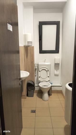 Spațiu comercial, de 90 mp, în Central