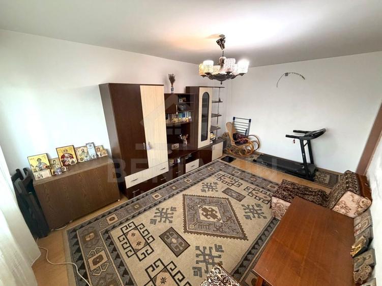 Apartament cu 3 camere decomandat în Central