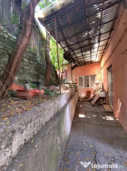 Casă cu 3 camere cu Teren 100 Mp în Central